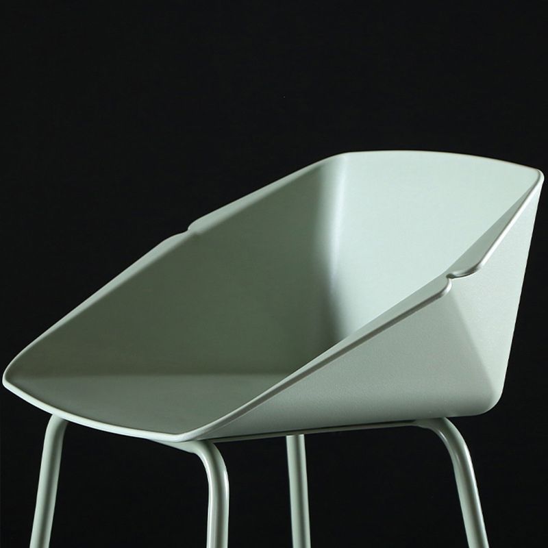 29-Zoll-Moderne Counter Bar Stool Armless Plastic Innenstuhl mit Fußstütze