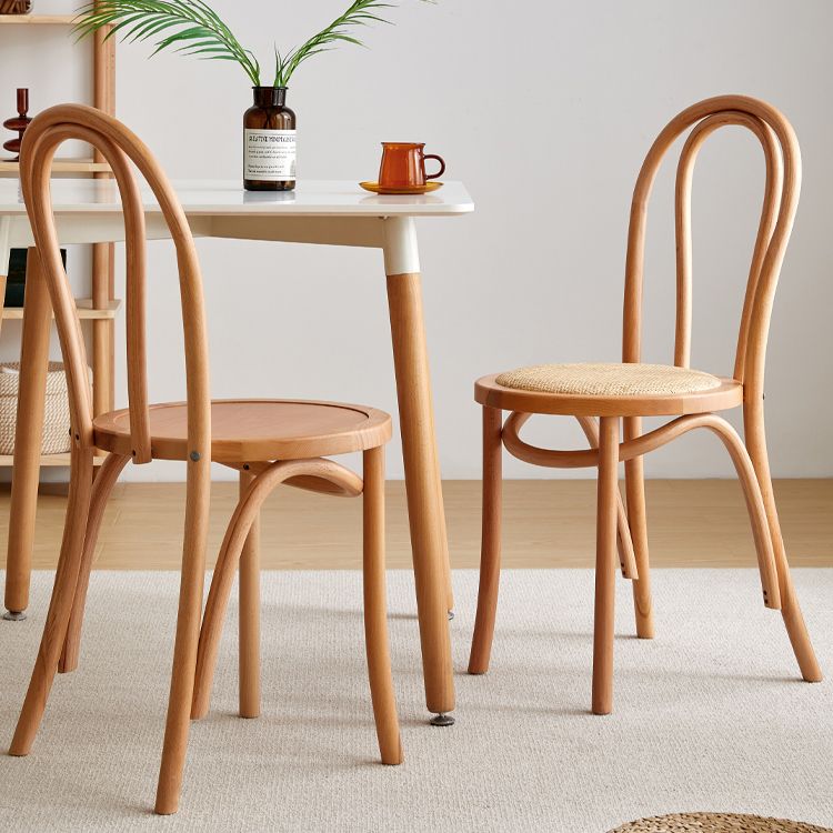 Le bois de hêtre de style moderne préside la cuisine arrière de Windsor dinant l'ensemble de chaise