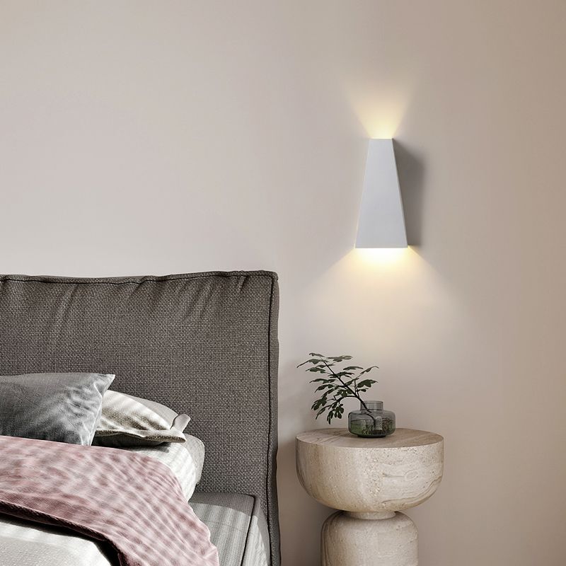 Iluminación de pared de sombra geométrica de metal estilo moderno 2 luces livianas montadas en la pared