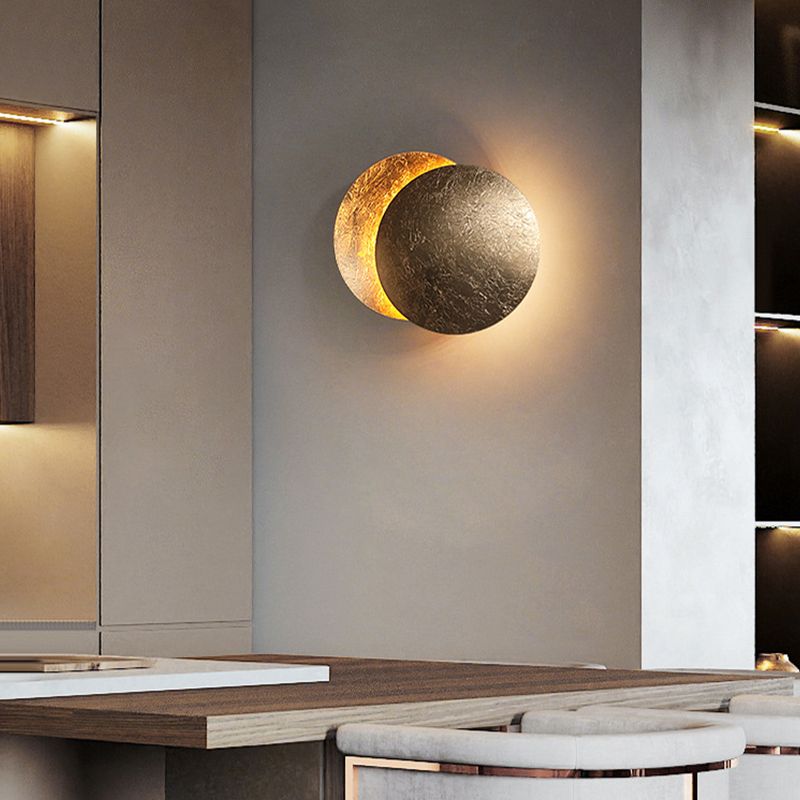 Modern Style Wall Light Sconce Creative Rotatable Wall Light Fixture for Bedroom