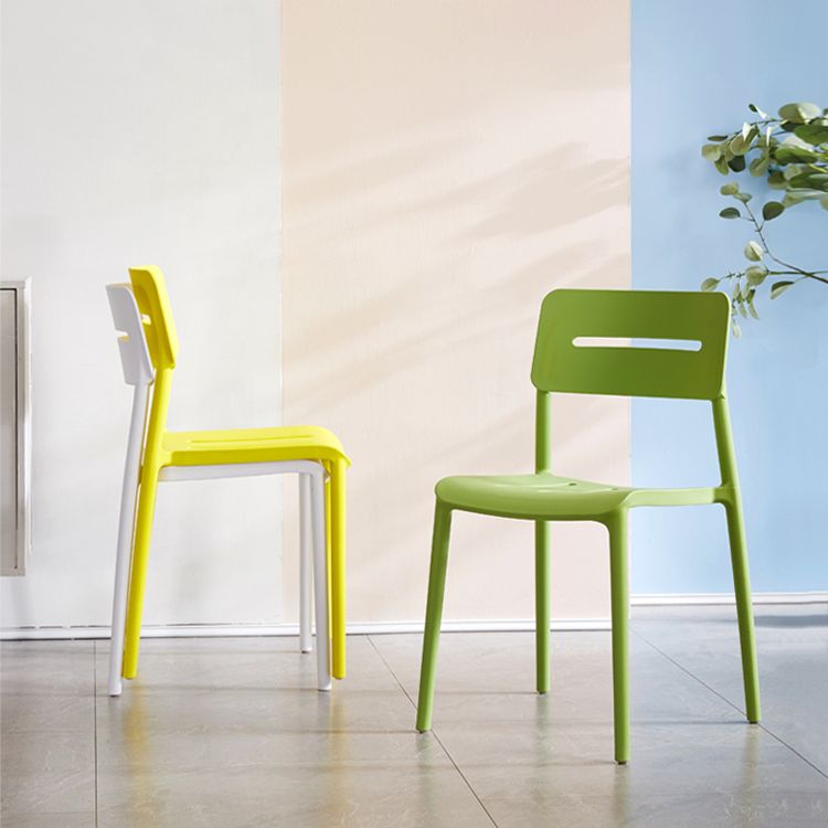Chaises de salle à manger en plastique de style moderne, chaise latérale empilable à dossier ouvert pour la cuisine