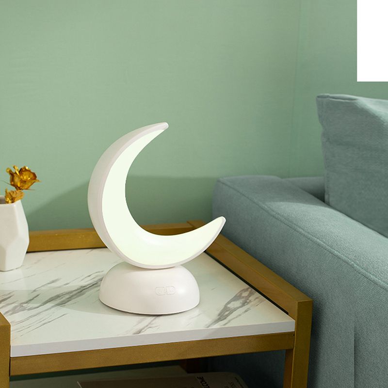 Croissant en forme d'arôme LED lampe nordique en plastique Nordic Plastic Table Light avec cordon de chargement USB