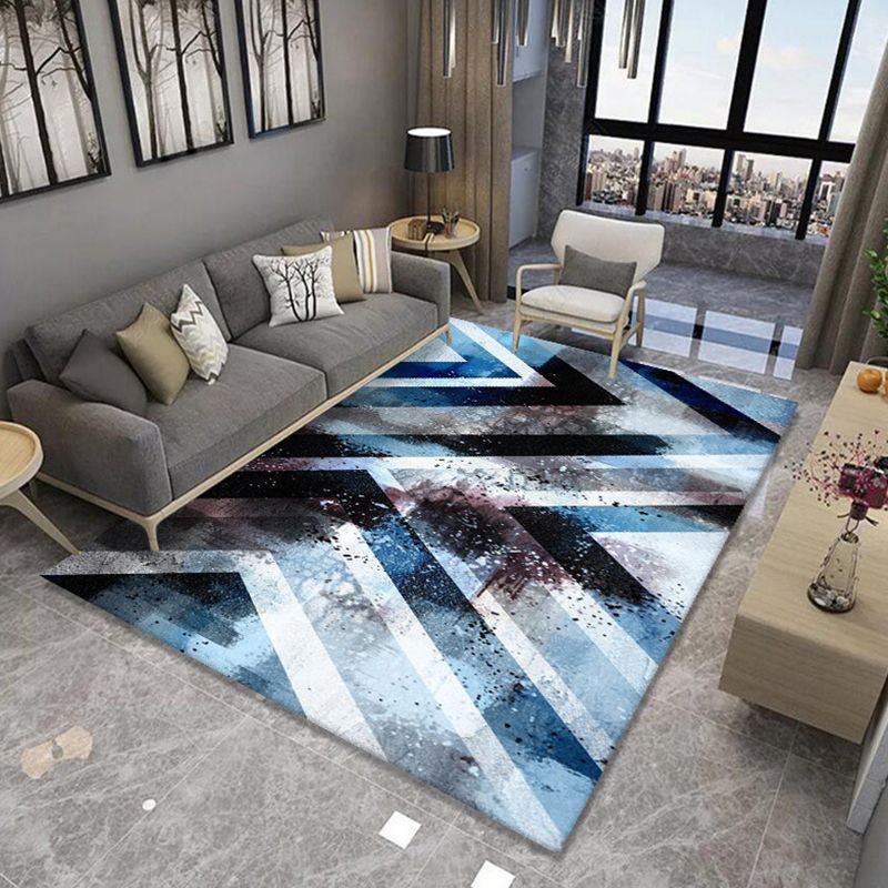Contemporary Triangle Pattern Rug Polyester Carpet Washable Indoor Carpet for Home Decoration