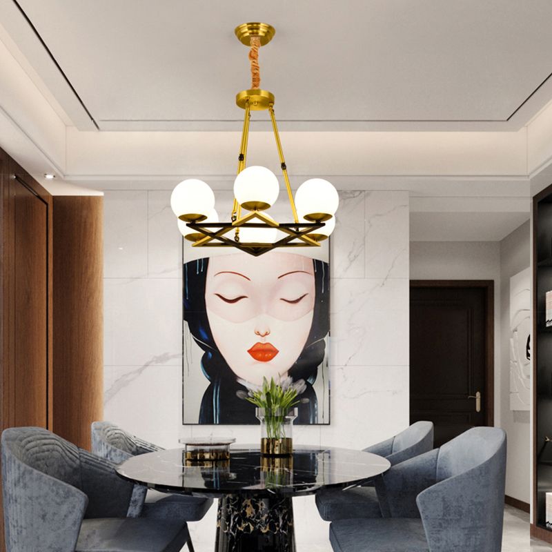 Lámpara de lámpara de metal polígón posmoderna 6/8 cabezas lámpara de techo colgante de latón con tono de vidrio blanco globo