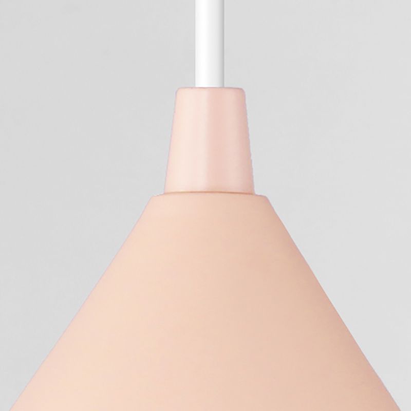 Pendard à LED en forme de cône métallique