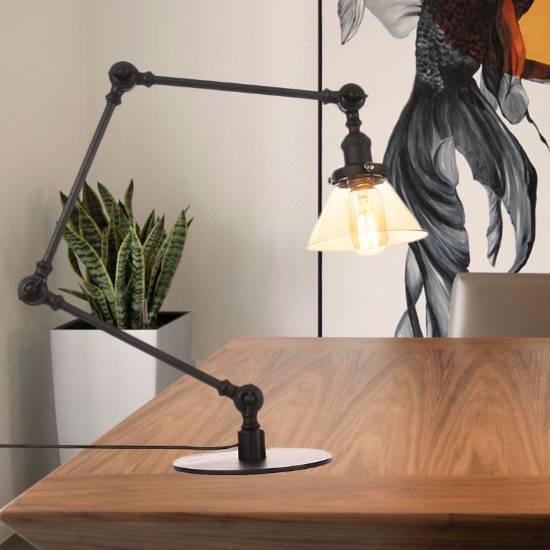 Table conique de style industriel clair Ambre / verre transparent et métal 1 lampe de table de chambre à coucher légère avec bras réglable en noir / laiton