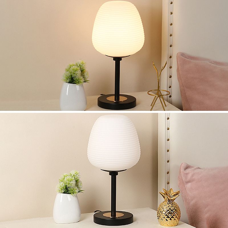 Flowerbud-Glas Nachttisch Lampen Einfachheit 1 Lichttisch Licht für Wohnzimmer