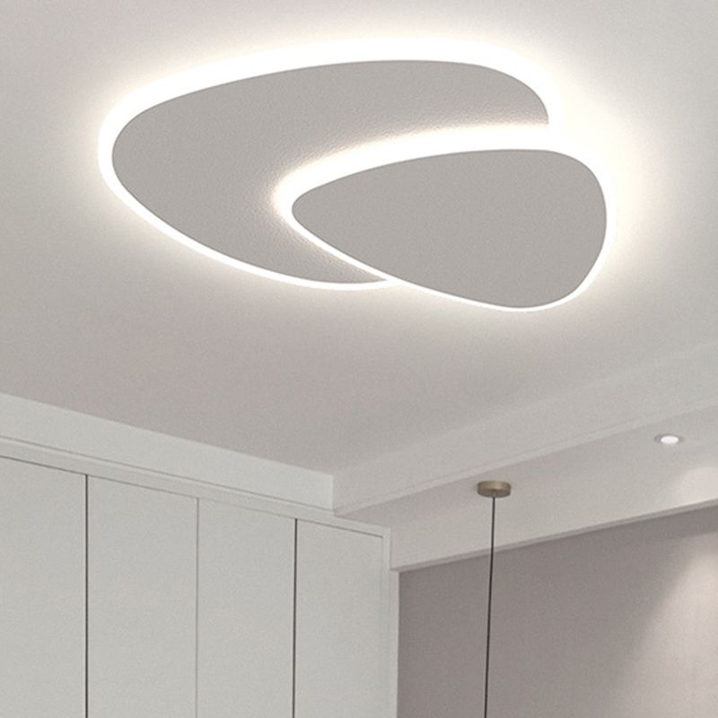 Lámpara de techo LED blanca acrílica con montaje empotrado ovalado de hierro lacado moderno y sencillo