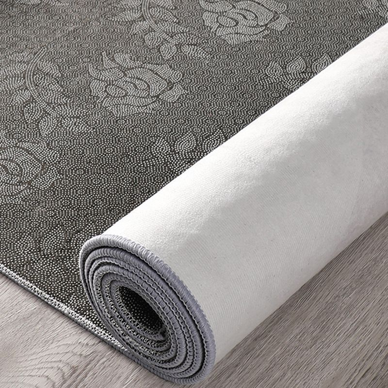 Distressed Graphic Pattern Carpet Polyester Rug Stain Resistant Indoor Rug for Home Decoration