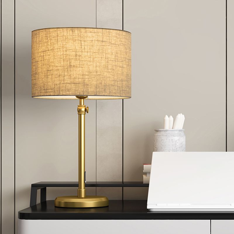 Illuminazione da lettura a cilindro in tessuto stile retrò con luce da comodino a testa singola dorata per soggiorno
