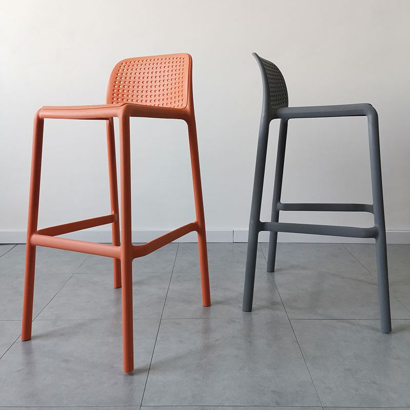 Taburete de bar moderno, taburete de bar sin brazos de plástico con reposapiés y respaldo