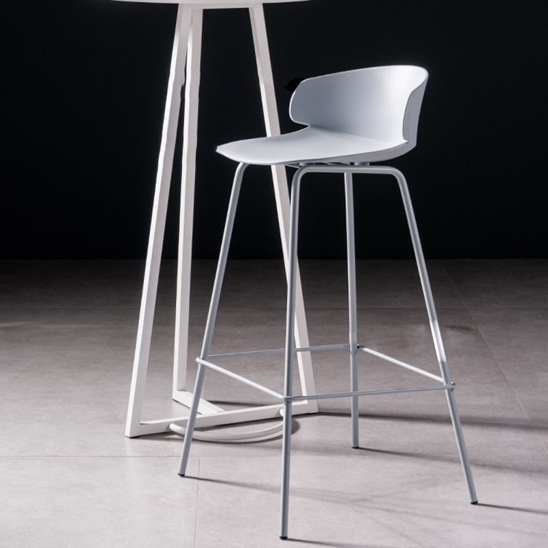 Contemporary Style Bar Stool Plastic Counter Bar Stool with Metal Legs