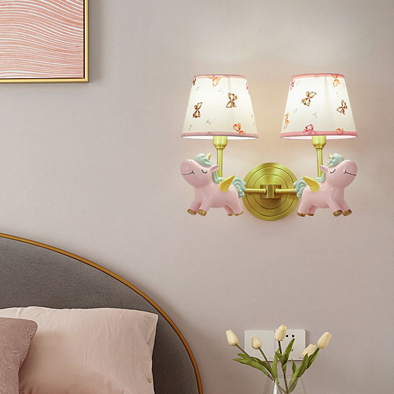 Stoffen met een patroon taps toelopende wandlamp Cartoon Wall Monted Lamp met decoratieve eenhoorn