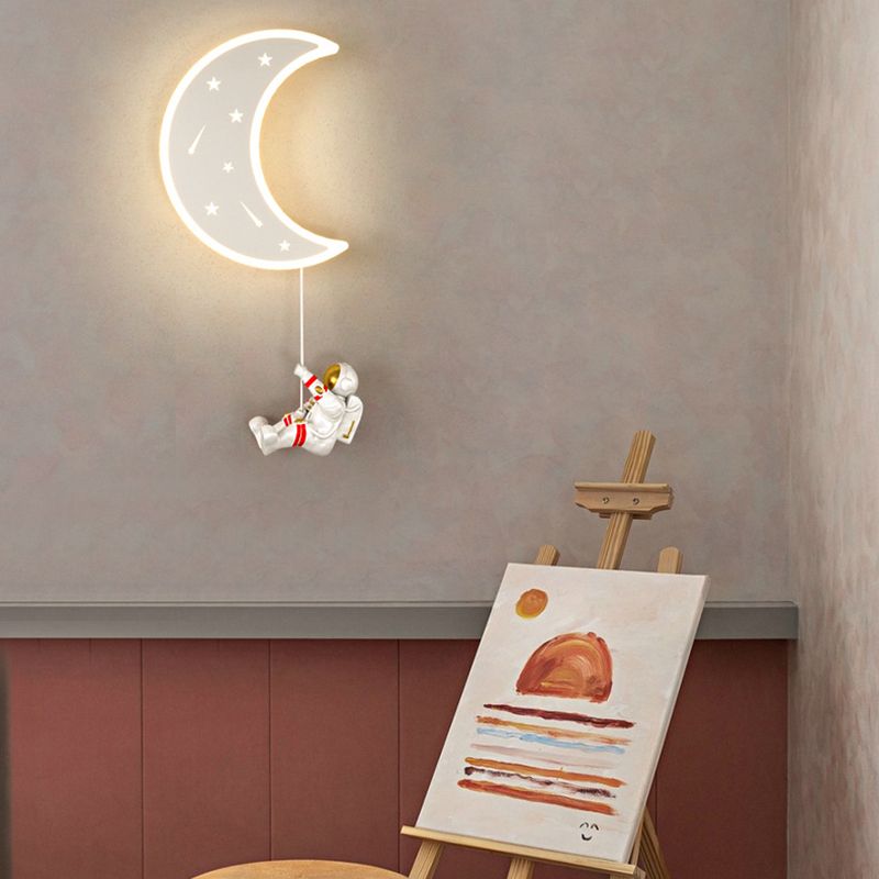 Modern Style Moon Shape Wall Sconce Metal 1 Light Sconce Lighting for Living Room
