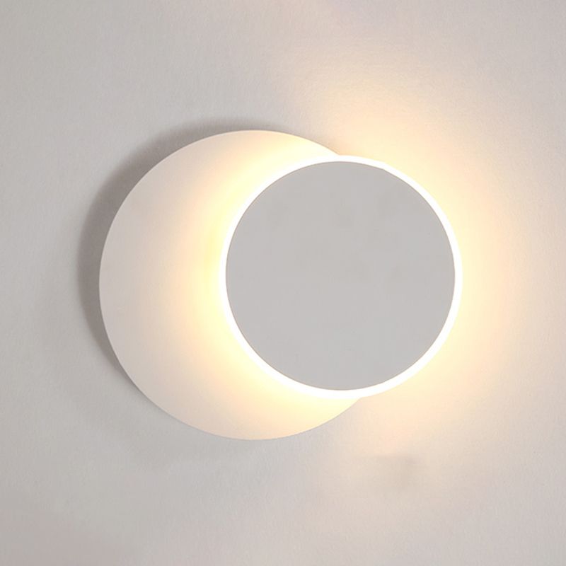 Modern Style Circle Shape Wall Sconce Metal 1 Light Wall Lighting for Bedroom