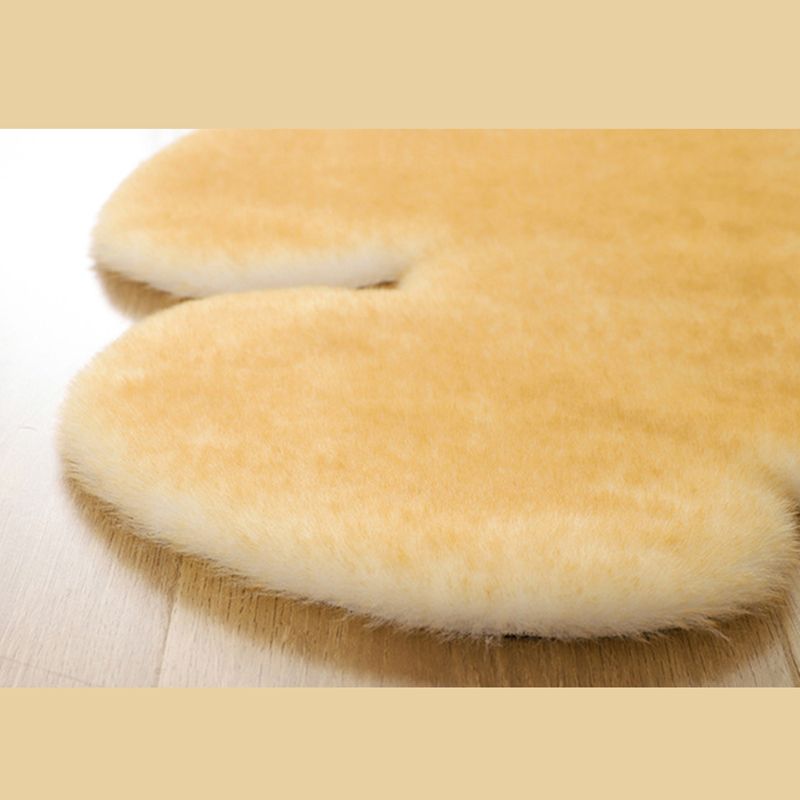 Lovely Bear shaped Rug Funky Solid Shag Carpet Polypropylene Washable Carpet for Home Decoration