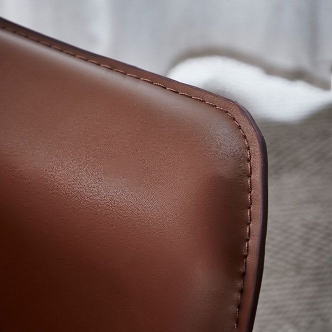 Silla moderna de metal de cuero para interiores y exteriores, sillón con respaldo sólido para comedor
