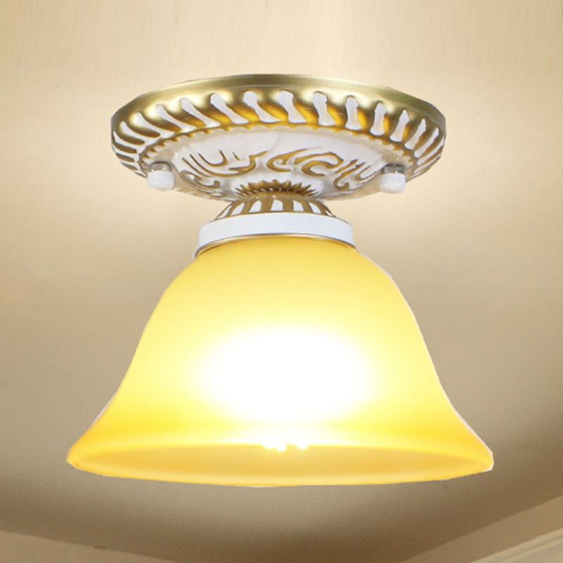 Plafonnier en verre à lumière unique, éclairage classique pour salle à manger