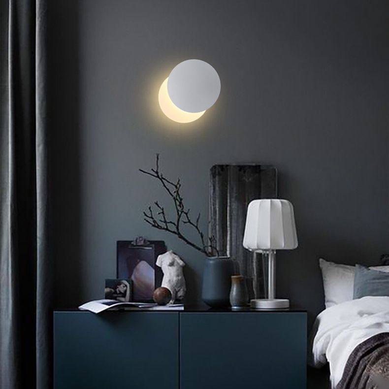 Lampada a parete rotabile circolare in stile moderno in ferro da stiro a led da parete con ombra acrilica