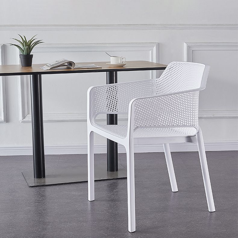 Chaises de bras empilables intérieures en plastique scandinave pour restauration en plastique pour la cuisine