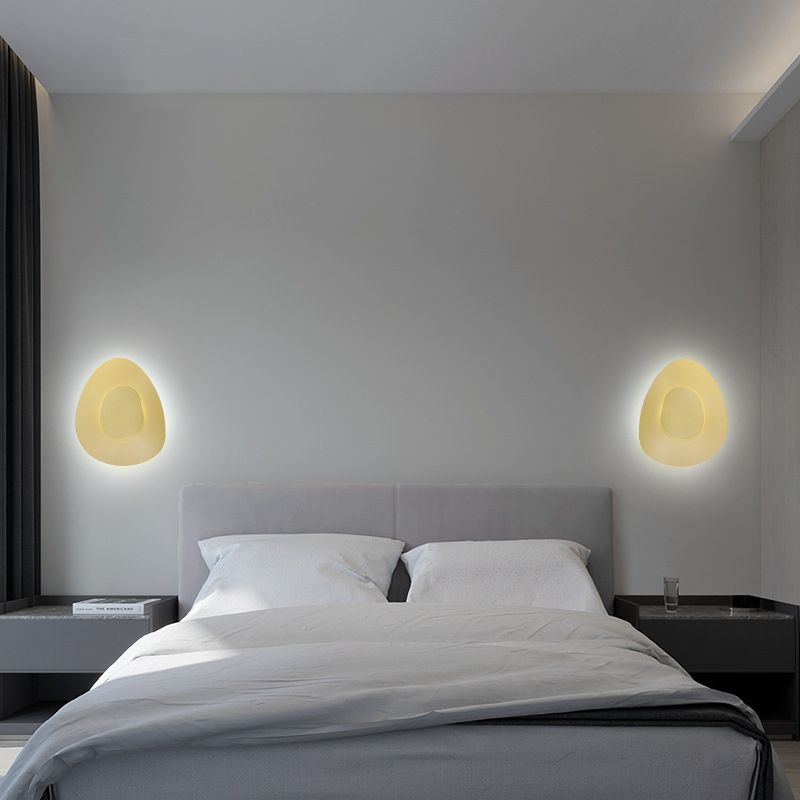 Contemporary Single White/Golden Wall Mounted Sconce Metal Statement Wall Light