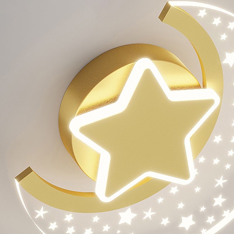 Iron and Acrylic LED Wall Light in Gold and Clear Minimalist Wall Sconce
