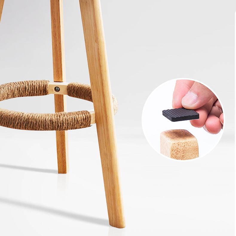 Barkruk in Scandinavische stijl, houten poten, ronde zitting en barkruk met lage rugleuning