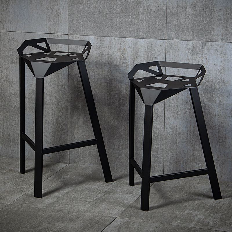 Industrial Low Back Bar Stool Metal Counter Height Stool in Black