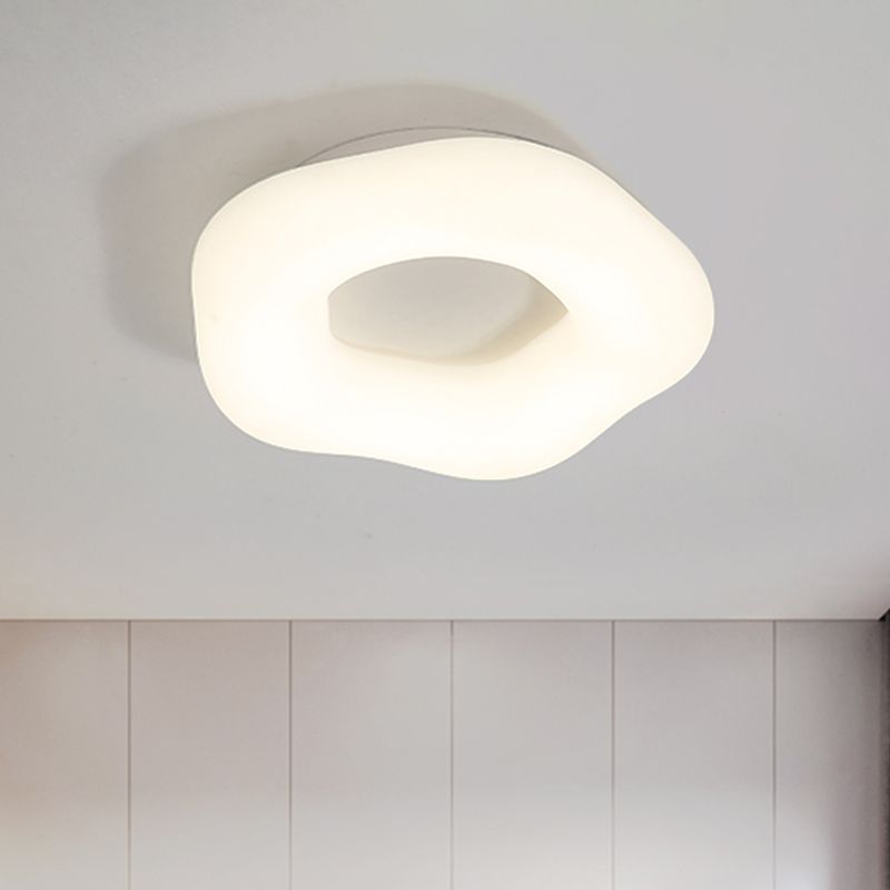 Doughnut Flushmount Light Nordic Acryl LED Kid-Schlafzimmer Flush Halterung in Weiß/Blau/Rosa