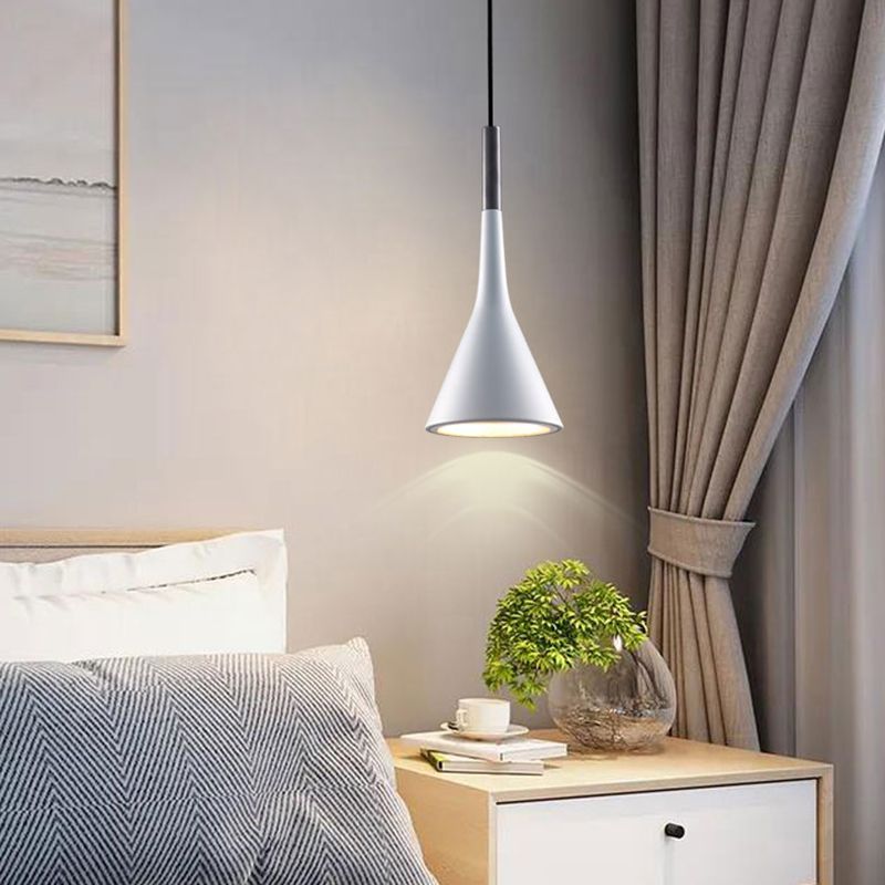 1 Lichthängeleuchte moderne Anhängerlampe mit Eisenschatten für Wohnzimmer