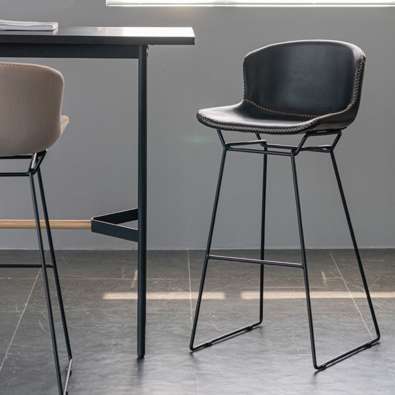 Modern Backrest Armless Counter Stool Iron Bar Stool with Black Metal Base