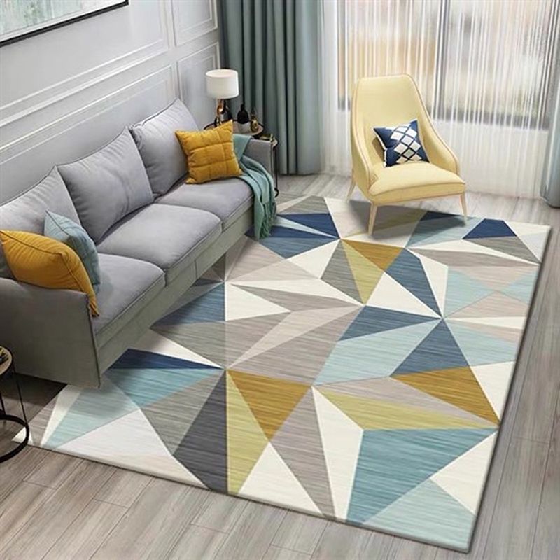 Contemporary Living Room Rug Graphic Print Carpet Polyester Stain Resistant Indoor Rug