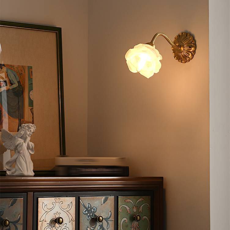 Flower Shape Glass Vanity Sconce Light Modern Style 1-Light Vanity Mirror Lights in Brass