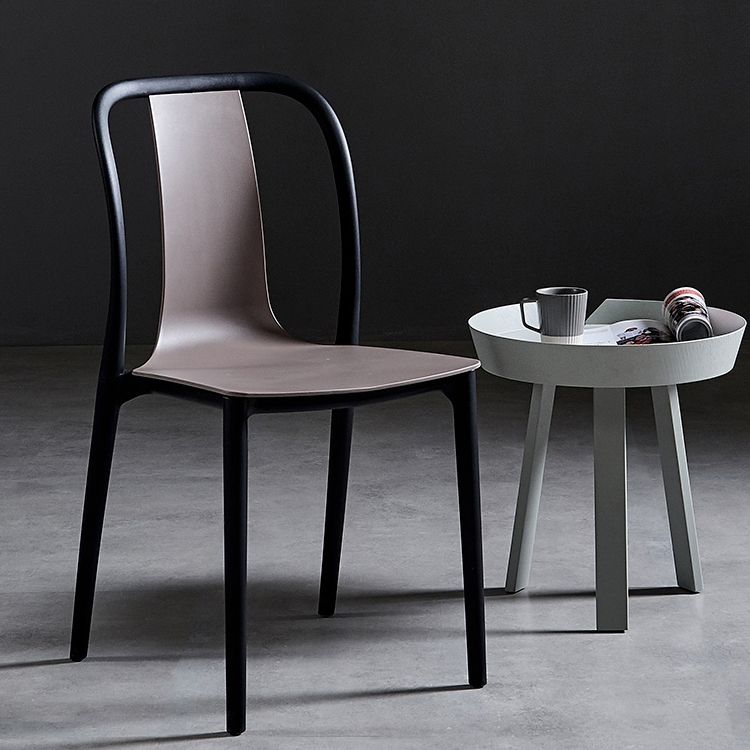 Chaises de salle à manger en plastique Plai de chaise d'accompagnement de style contemporain pour salle à manger