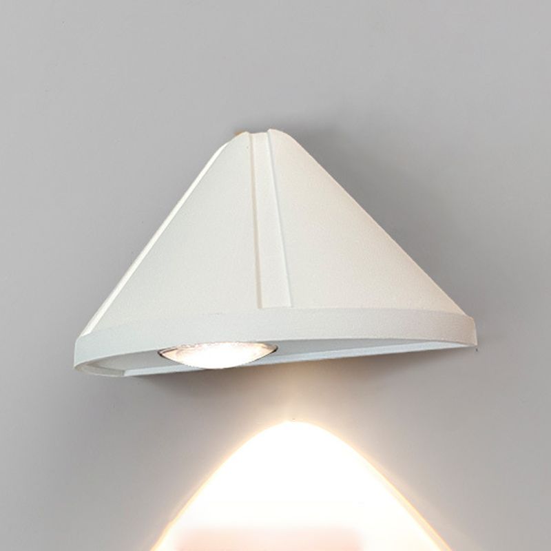 Cone Modern LED Wall Mount Aluminum Wall Light in Black / White