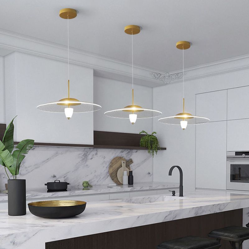 Soucoun volant à LED suspension de lampe suspendue minimaliste avec une teinte acrylique pour la salle à manger