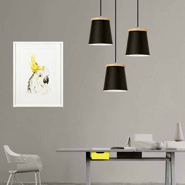 Couloir du balcon d'ombrage effilé suspendu léger en métal simple léger nordique de style nordique