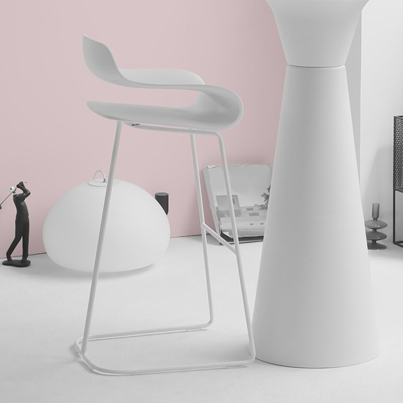 Modern Style Bar-stool Plastic Bar Stool with Metal Legs for Home