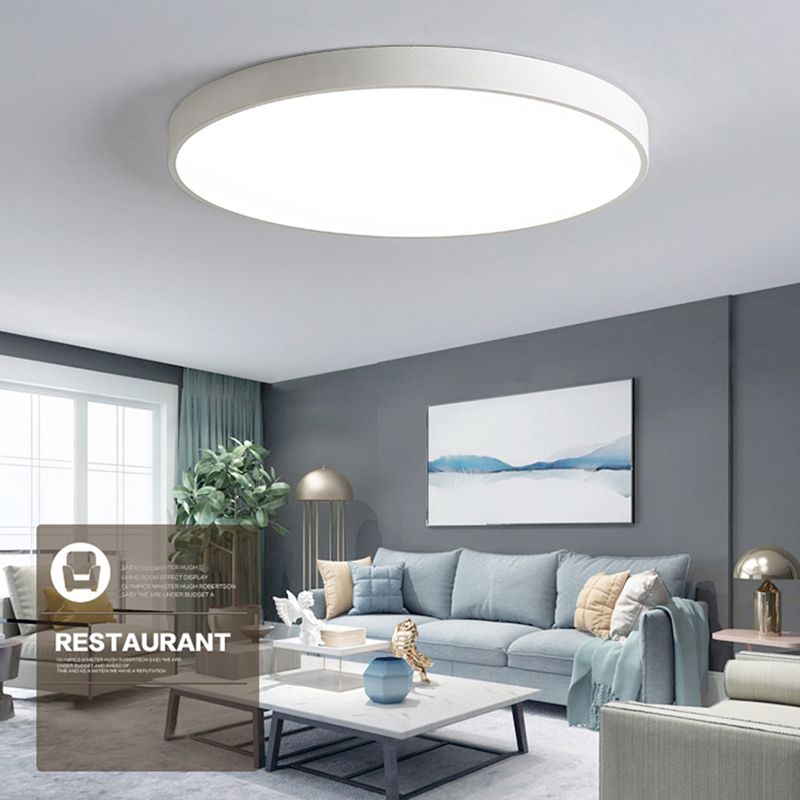 Luminaire encastré géométrique près du plafond, éclairage encastré moderne