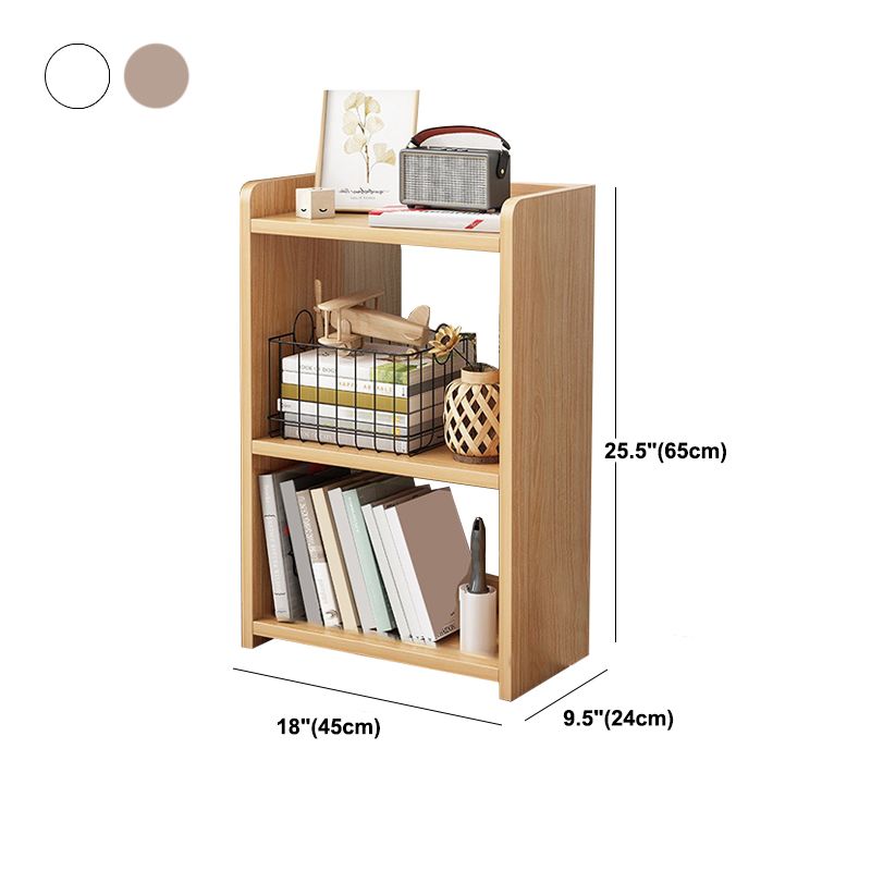 Libreria in stile scandinavo aperto per la sala di studio degli uffici per la casa