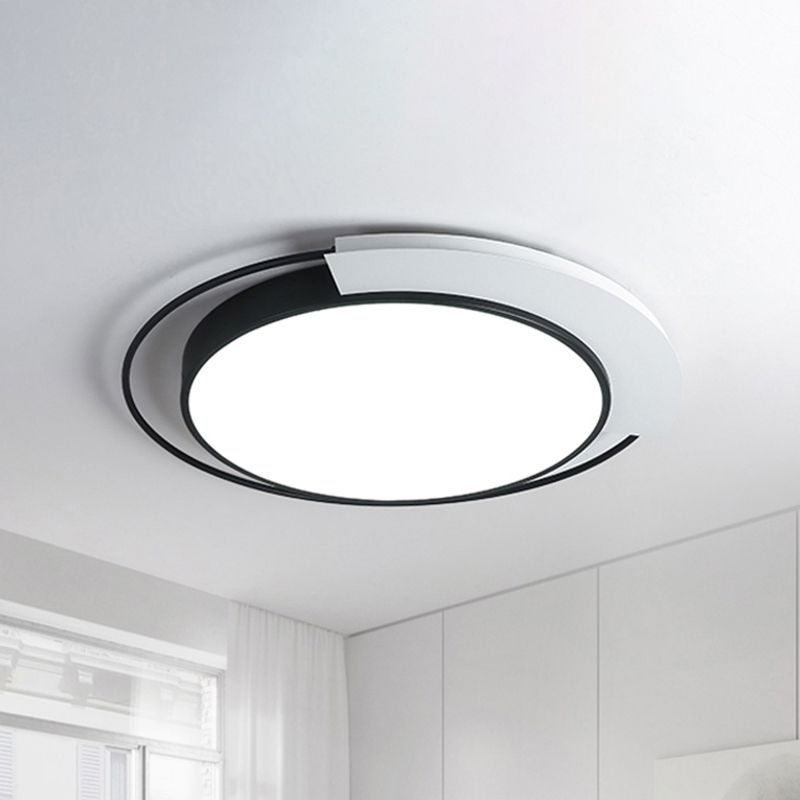 Round Metal Ceiling Flush Modernism White and Black LED Flush Mounted Light in White/Warm Light for Bedroom, 18"/21.5" W