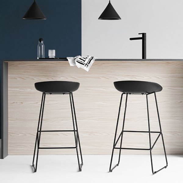 Scandinavian Pp Plastic Bar Stool Armless Stool with Steel Frame