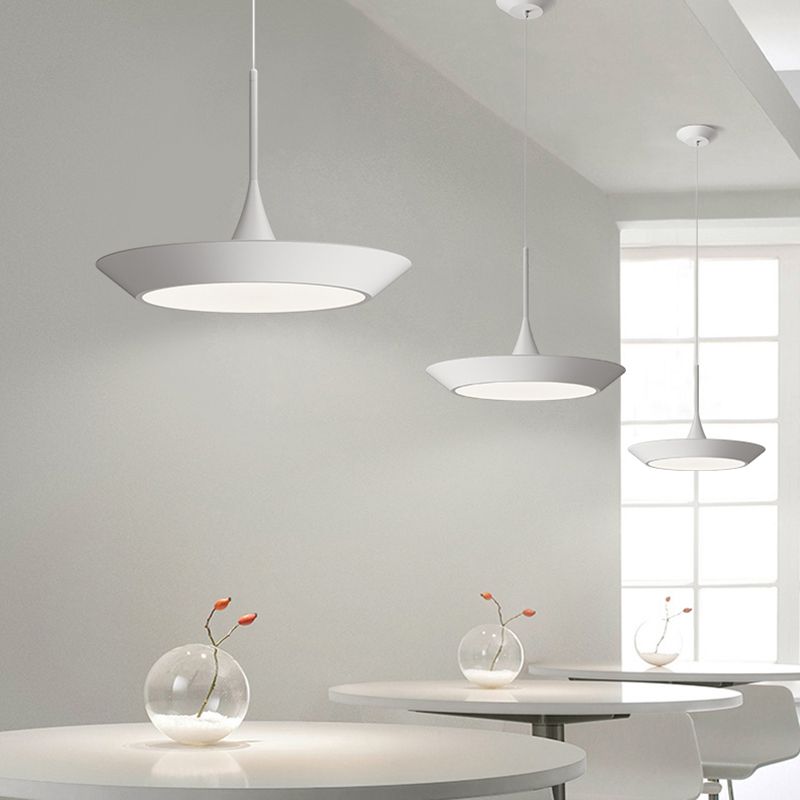 Luminaire suspendu en forme de géométrie Métallièrement le pendentif LED minimaliste pour salle à manger