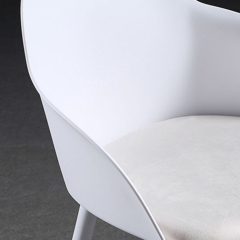 Silla de comedor estilo moderno Silla auxiliar con brazo de cocina y patas de plástico