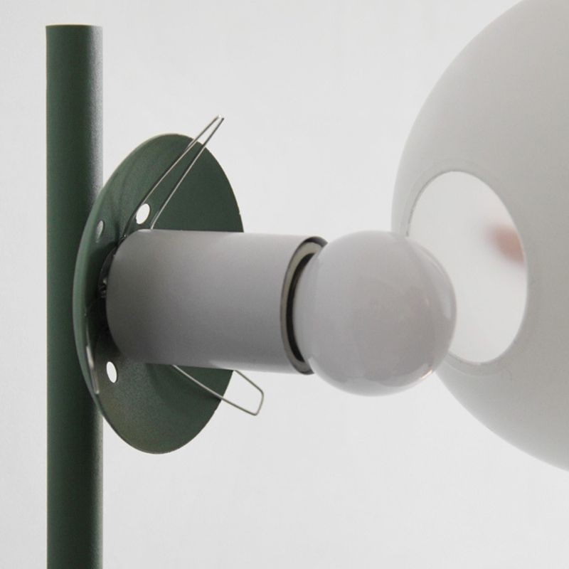 Nordic Style Iron Wall Lamp Ball Shape Wall Light for Bedroom (Included Plant)
