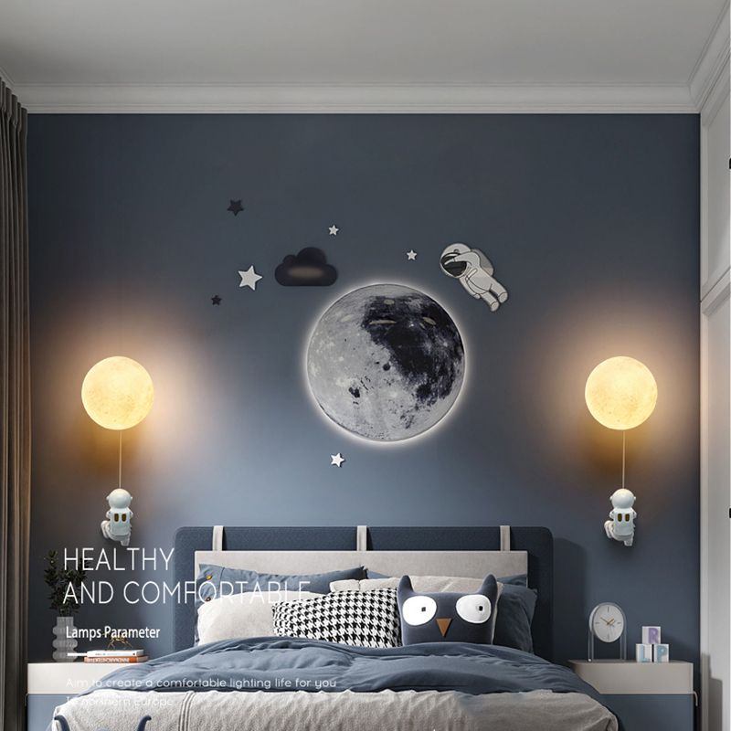 Modern Style Wall Light Creative Astronaut LED Wall Sconce Light for Bedroom