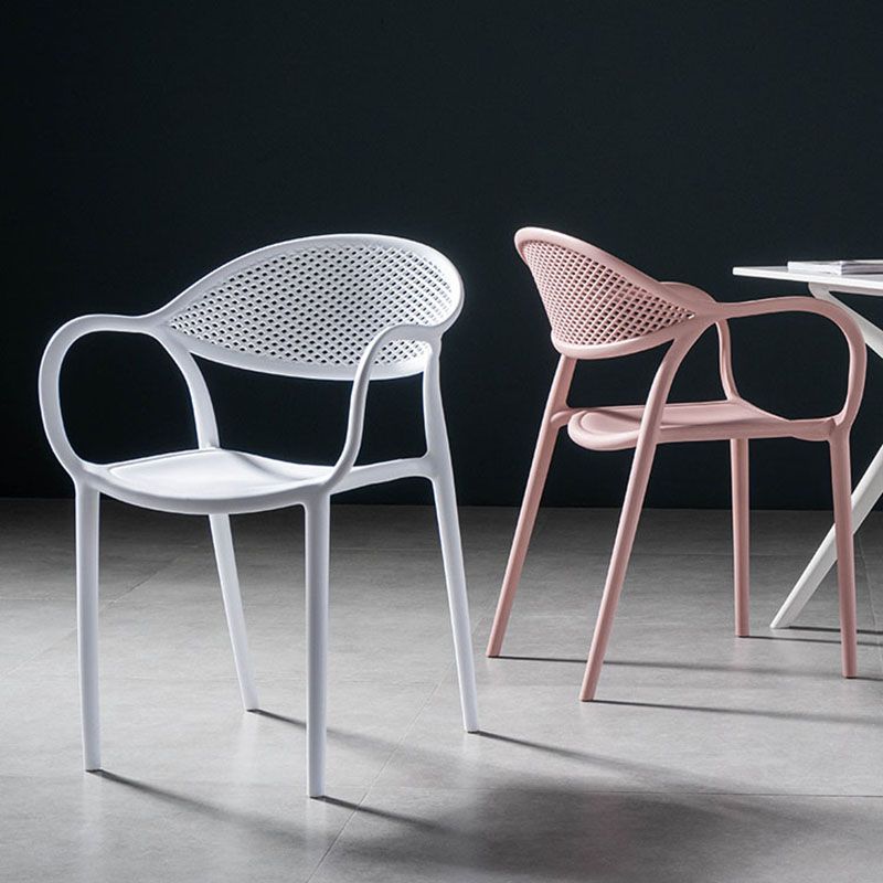 Chaises contemporaines avec bras de salle à manger, chaise latérale en plastique à dossier ouvert pour la cuisine