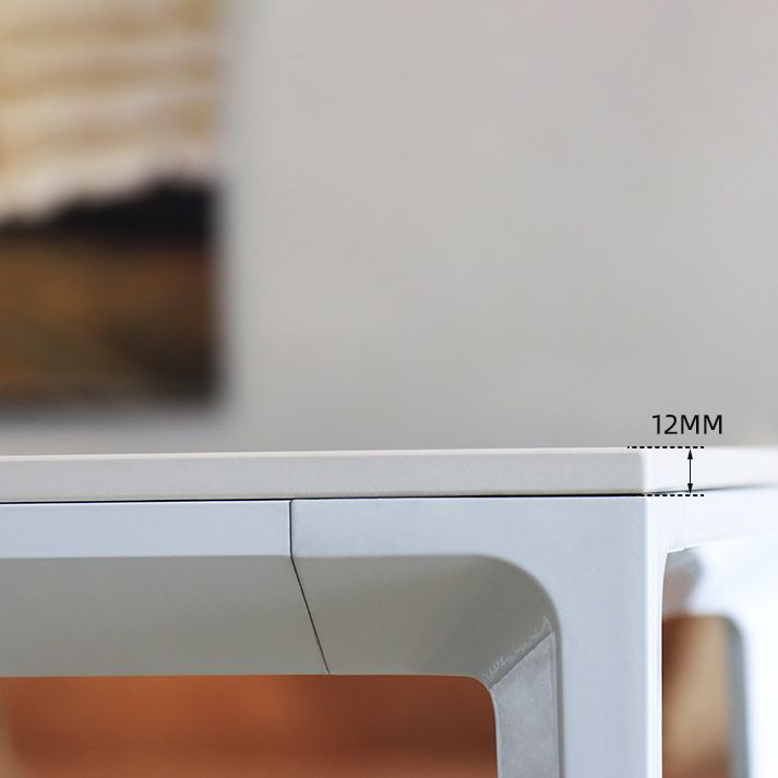 Tavolo da pranzo contemporaneo sinterizzato in pietra tavolo rettangolare con quattro gambe metalliche