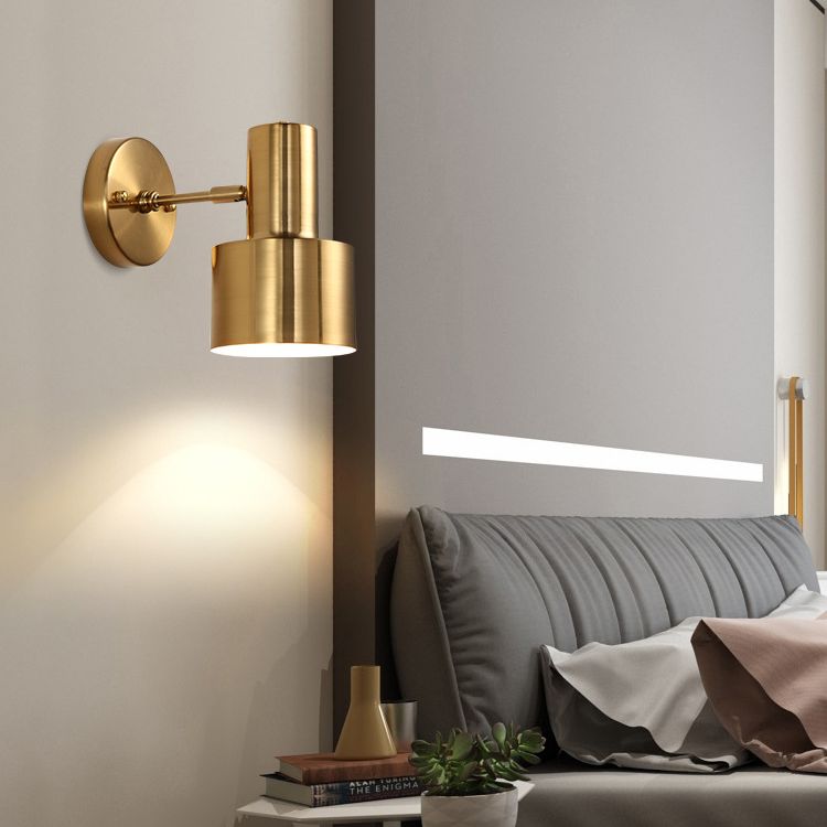 Lampada a parete singola cilindroide dorata nella moderna luce da parete di ferro elettroplate in stile creativo per camera da letto