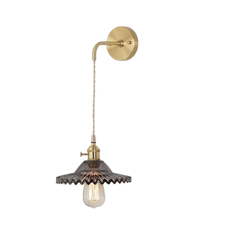 Luz de latón de vidrio con textura ahumada Luz de lámpara de pared industrial de 1 luz para dormitorio para dormitorio